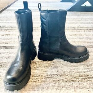 Vagabond Leather Cosmo Chelsea Boots size 9